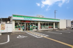 ファミリーマート河内長野喜多町店まで400m～432m徒歩5分～6分