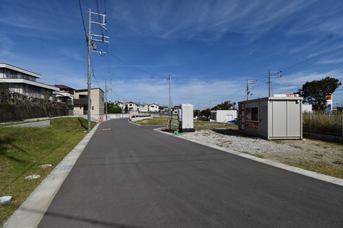 道路幅員6.9m、車の通り抜けができない設計なので車の運転がスムーズにできます。
