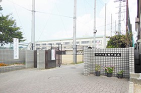 河内長野市立長野中学校 697m徒歩9分